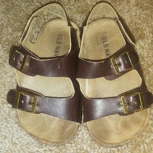 Old Navy Size 4 Sandals